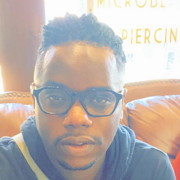 Meet your Posher, Dennis dug - Picture 1 of 1